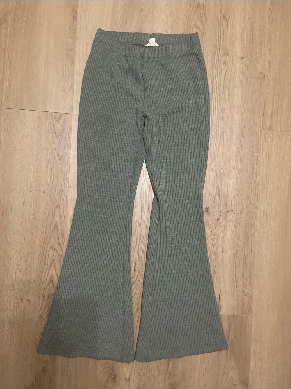 American Eagle Outfitters Ribbed Flare Leggings - Sage Green (M)
